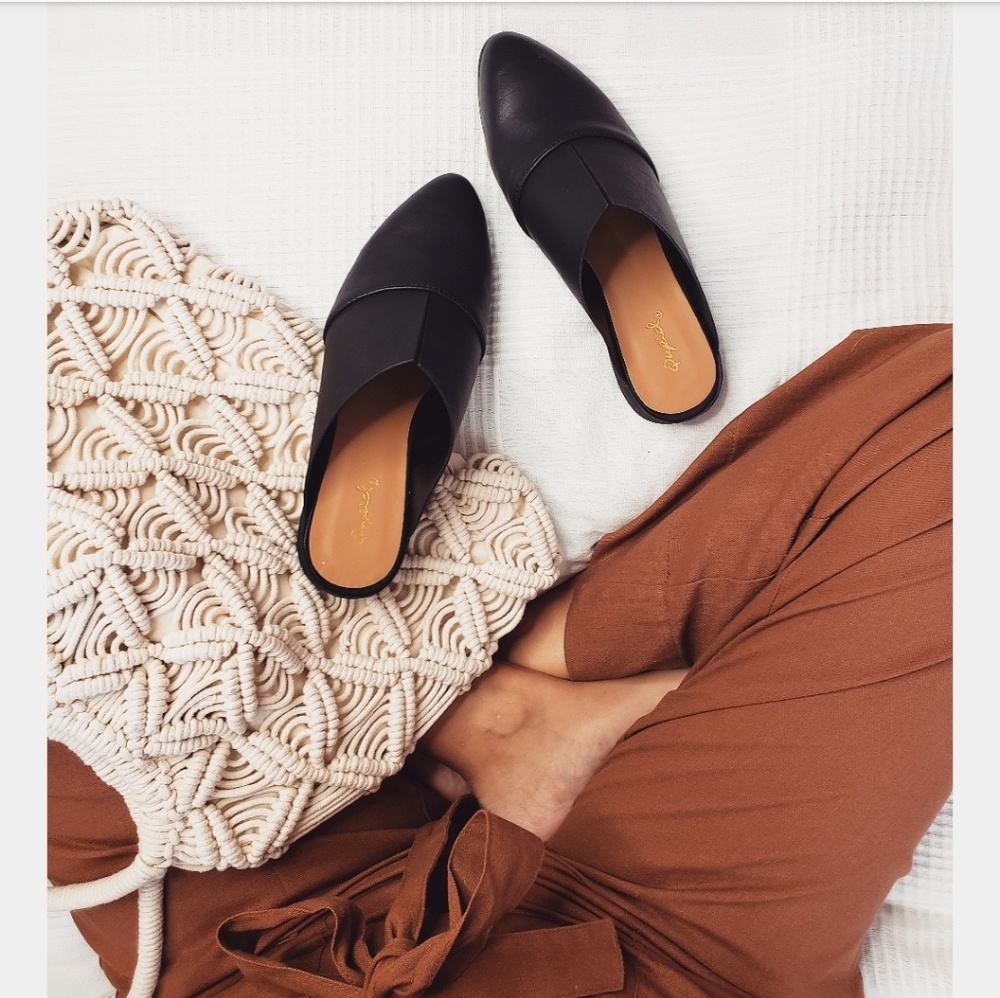 🆕️//The Amy// black mule flat - Picture 3 of 7